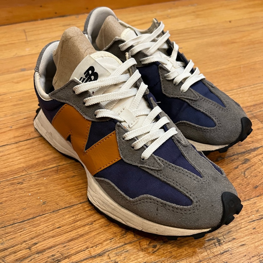 New Balance 327
Castlerock Night Tide (Women's) Size:7.5